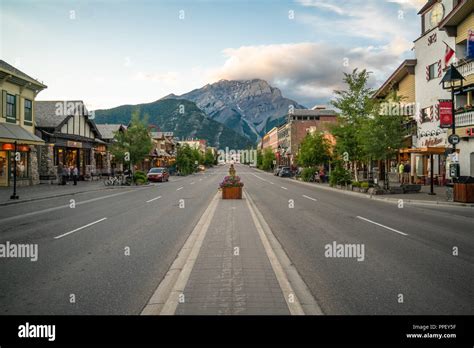 Banff Canada July 4 2018 Downtown Banff Alberta Along Banff