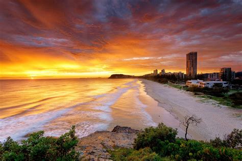 Explore Burleigh Beach Tower