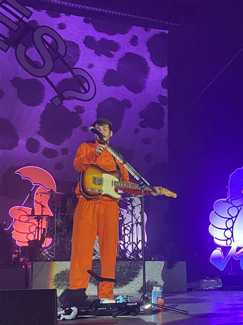 At the big thief forest hills show a special guest appeared 6