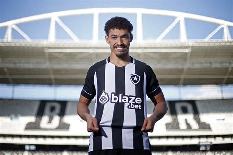 Botafogo oficializa contratação do zagueiro Adryelson MH Botafogo