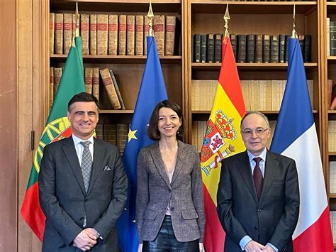 Encontro Entre Governos De Portugal Espanha E Fran A Assinala