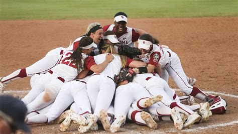 Oklahoma Softball Senior Leadership Pays Off In Sooners Third