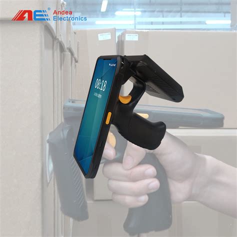 Long Range 860 960mhz Rfid Handheld Reader Iso18000 6c Android Rfid Tag