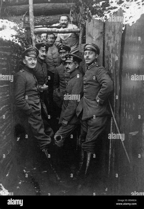 Deutsche Sch Tzengr Ben Westfront Fotos Und Bildmaterial In Hoher