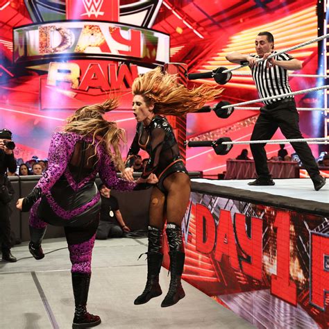 Becky Lynch Vs Nia Jax Monday Night Raw January Wwe