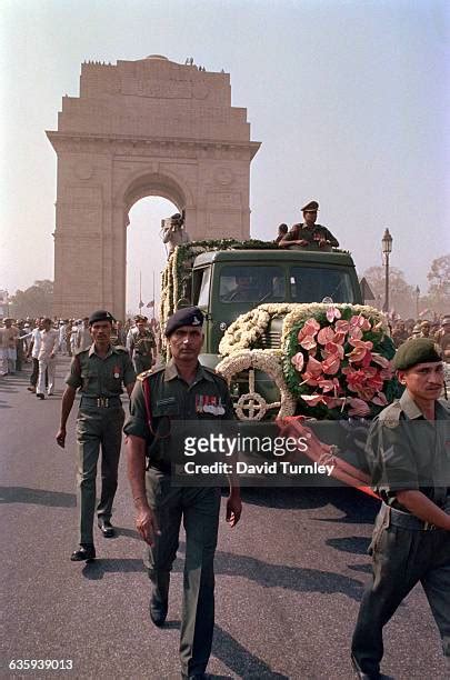 163 Indira Gandhi Funeral Stock Photos, High-Res Pictures, and Images ...