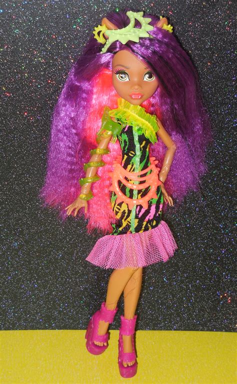 Veni Vidi Dolli: REVIEW: Monster High Electrified Clawdeen