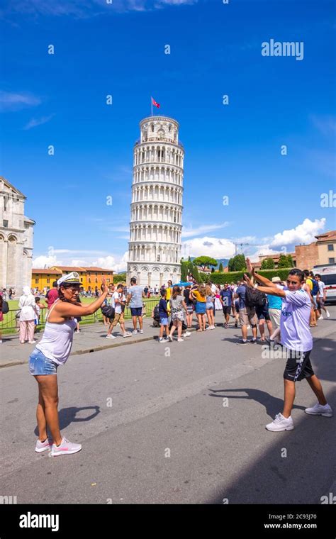 Pisa Italy August 14 2019 Group Of Tourists Posing Doing Funny