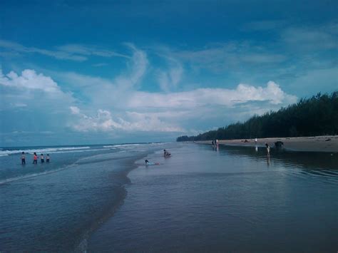 an alien in brunei: muara beach