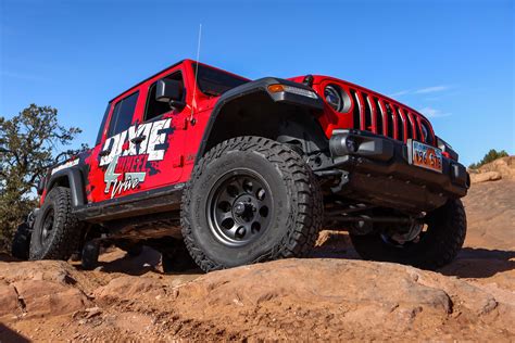 Mickey Thompson | Baja Boss A/T