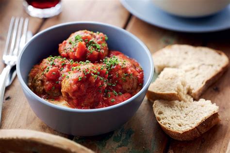 Meatballs With Tomato Sauce Recipes Delicious Au