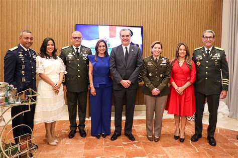 Presidenta Aeofard Participa En Graduación De La Sexagésima Primera