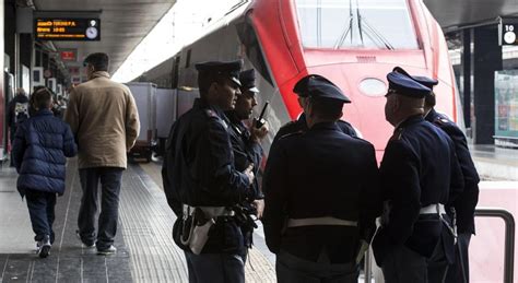 Termini Lite Tra Clochard Per Un Crocifisso Pm Odio Religioso