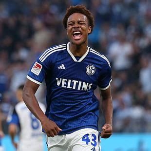 FC Bayern München an Assan Ouédraogo von Schalke 04 dran neuer