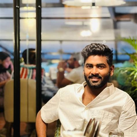 భరత్ చౌదరి 👑🦁 Lifeischowdary • Threads Say More