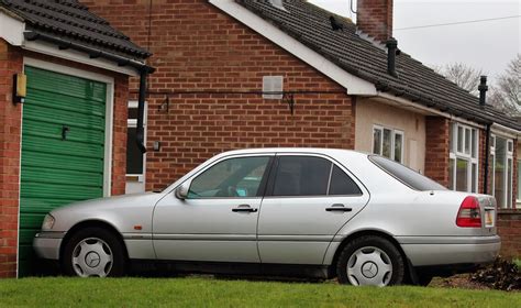 M629 ORJ 1995 Mercedes C180 Elegance Auto Nivek Old Gold Flickr