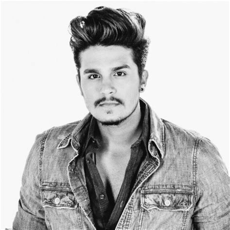 Pin By Isabelac On Luan Santana Singer Beautiful Men Brazilian Men