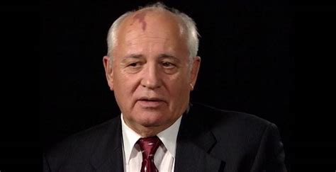 Mikhail Gorbachev Biography - Childhood, Life Achievements & Timeline