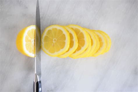 How To Cut Basic Citrus Fruit Garnishes For Drinks