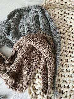 Ravelry Woolly Tops Triangle Scarf Pattern By Caidree