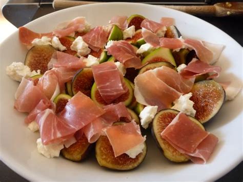 Fresh Figs With Prosciutto And Goat Cheese Eating Made Easy