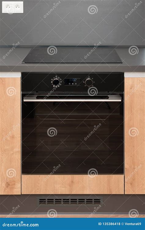 Electric Stove with Induction Cooktop Stock Photo - Image of equipment, knob: 135386418