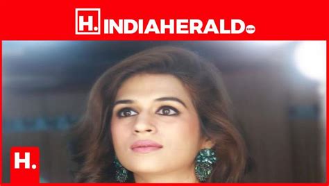 Actress Shraddha Das Hot Sizzling Images