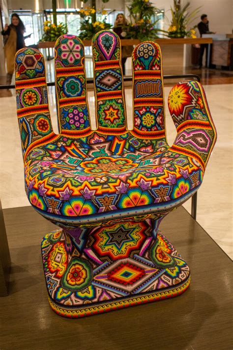 chilango La 3ª Bienal de Arte Huichol destaca trabajo espectacular de