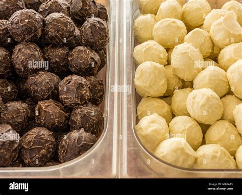 Italienische Pralinen Fotos Und Bildmaterial In Hoher Aufl Sung Alamy