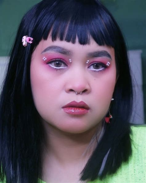 Flawless Pink Makeup Look Sebagai Event Makeup Kompetisi