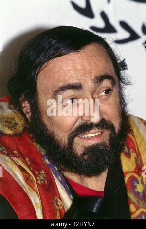 Luciano Pavarotti Opera singer in Manchester July 1991 Stock Photo - Alamy