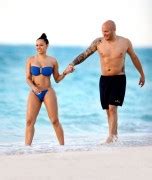 Melanie Brown Wearing A Bikini At A Beach In Turks Caicos Phun Org Forum
