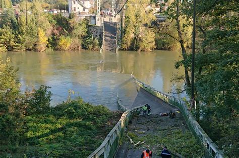 Pont Effondr Mirepoix Sur Tarn Le Poids Total Du Camion Tait De