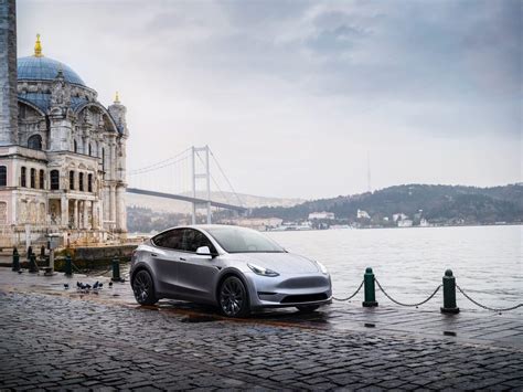 Tesla Model Y nel 2023 auto più venduta nel Mondo e in Europa