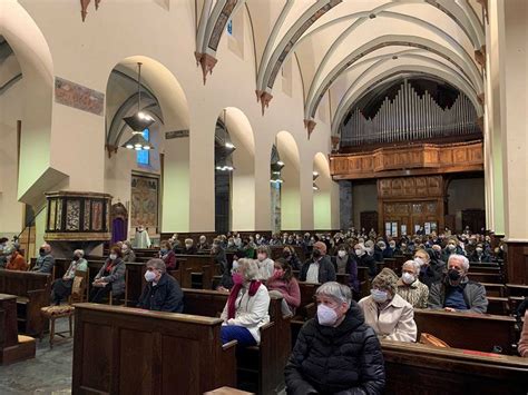 Cattedrale Di Aosta Gremita Per La Preghiera Per La Pace