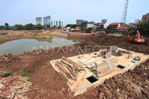 Pembangunan Waduk Lebak Bulus Antara Foto