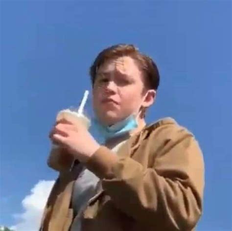 Pin By Namu On Heartstopper Alice Book Gay Books Memes