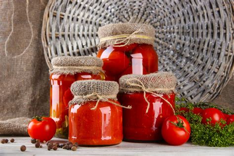 Cómo hacer tomate en conserva casero aromatizado con orégano