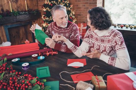 Eleven Festive And Easy Christmas Crafts For Seniors | Charter Senior Living Of Bowie