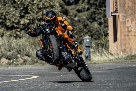 Ktm Super Duke R Arena Motosikal