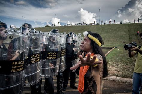 As Imagens Mais Marcantes Do Massacre Da Polícia Contra Indígenas Em