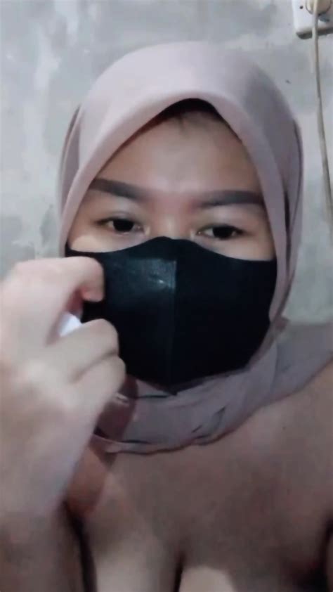 Horny Indonesian Hijab Asks To Be Fucked Xhpiyo