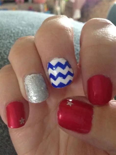 35 Patriotic Nail Designs To Show Off Your Red White And Blue Hubpages Silver Sparkle Nails