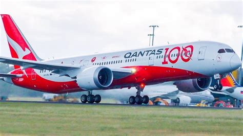 Qantas To Mark 100th Anniversary With Special Flight Over Sydney Harbour Sunrise