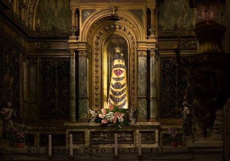 La Madonna Di Loreto E La Traslazione Della Casa Di Nazareth Il Santo