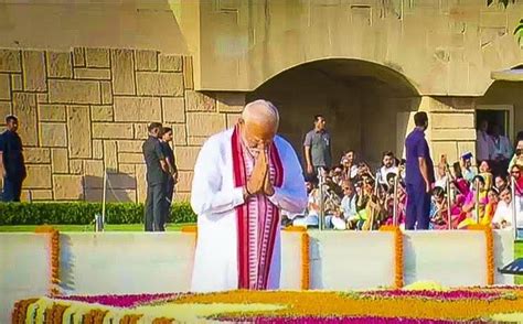 Narendra Modi Pays Tribute To Mahatma Gandhi Atal Bihari Vajpayee Ahead Of Oath Taking Ceremony