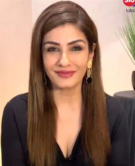 Pin By Devanshu On Raveena Tandon Bollywood Actress Hot Beauty Posters Beauty