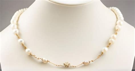 Pearl Necklace Symbolism: Understanding the Meaning Behind the Classic