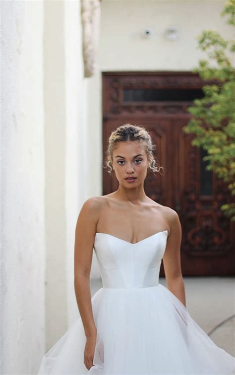 Modern Strapless Wedding Dress With Sweetheart Neckline And Ballgown