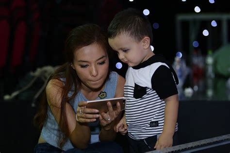Hot boy gây sốt Vú em tập sự con lai Tây của Lý Thanh Thảo đã lớn thế này
